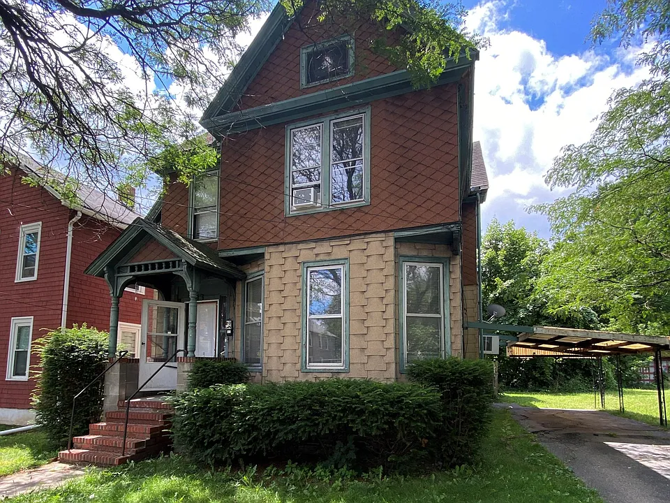 13 Seminary Ave