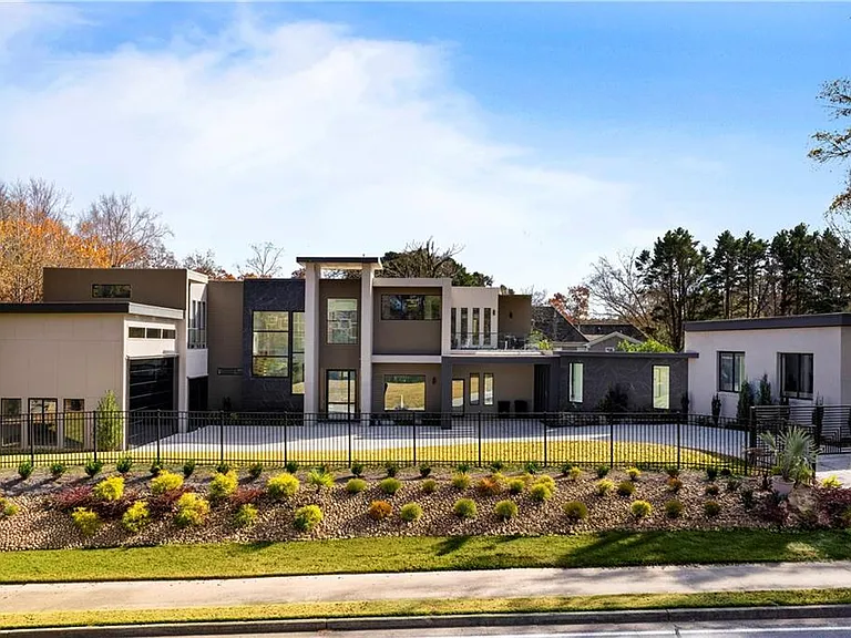 3600 Lower Roswell Rd — Photo 8
