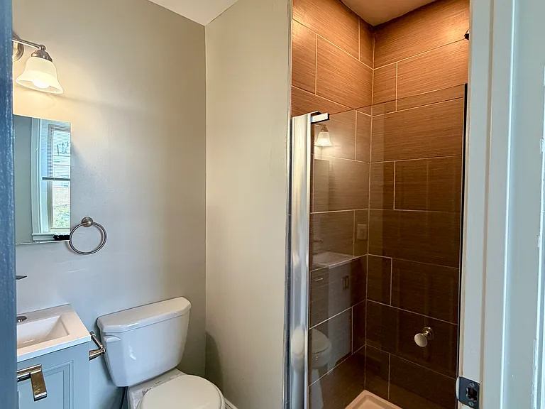 227 S 41st St #H — Photo 40