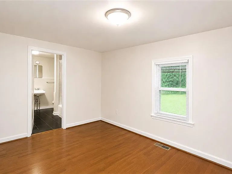 1360 Cunningham Rd SW — Photo 11