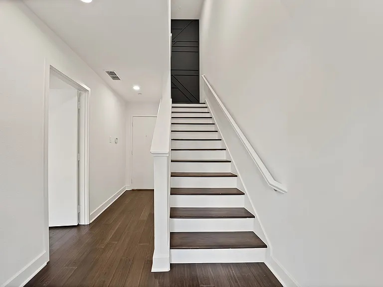 2420 Hugo St #3 — Photo 39