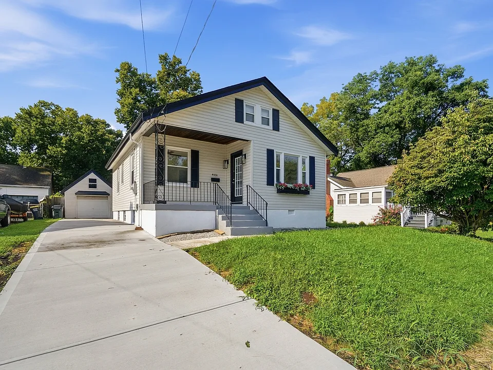 4551 Lamont Ave