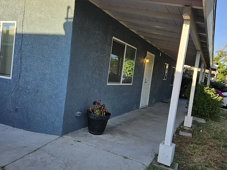 E Whittier Ave — Photo 22
