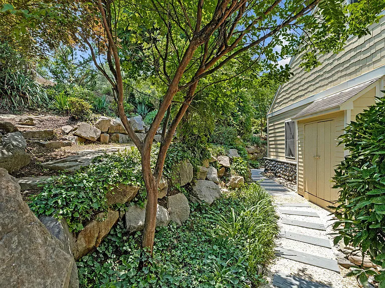 7712 Dolly Dr — Photo 9