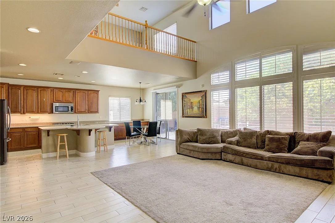 4 bed, 3.5 bath, 3545 sqft, $3,300 — Photo 4