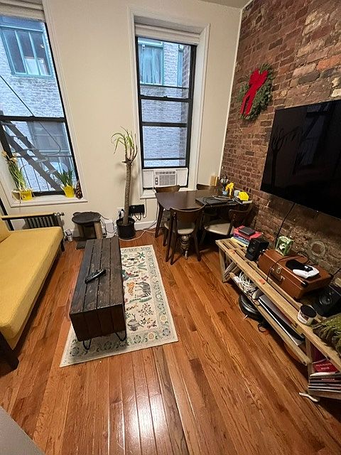 1st image of 11 Stanton St #2CB