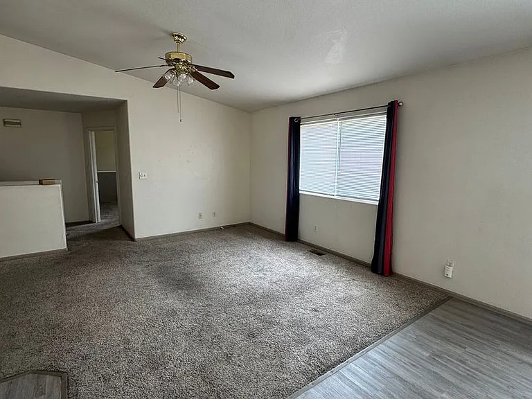 2702 Hawk Dr — Photo 3
