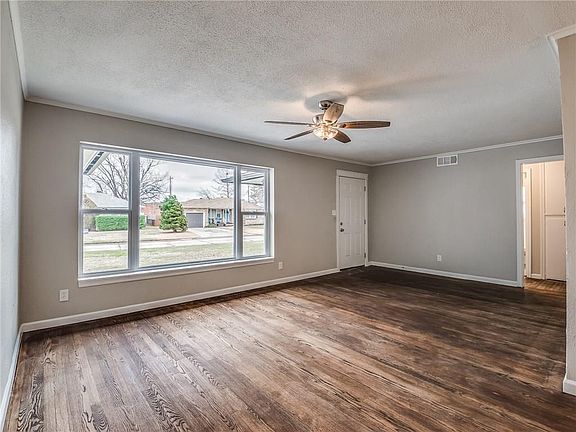5th image of 1722 Oxford Way