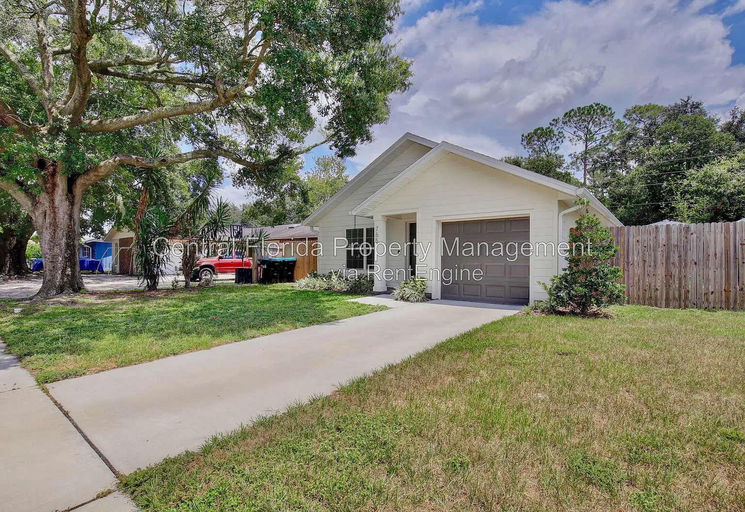 3 bed, 2.0 bath, 1456 sqft, $2,399 — Photo 3