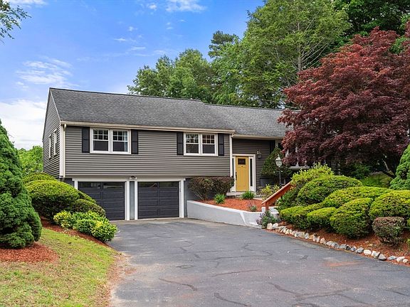 3rd image of 8 Birchwood Rd