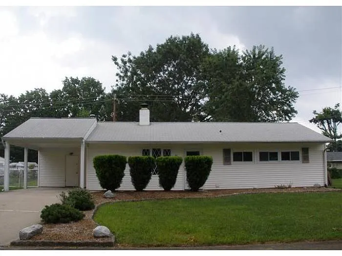 32 Outlook Ln photo 1