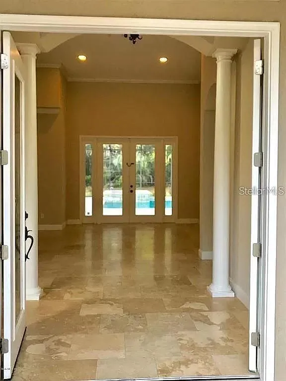 5 bed, 3.5 bath, 3238 sqft, $5,000 — Photo 2