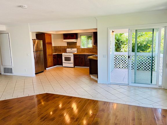 2nd image of 127 Avenida Florencia #B