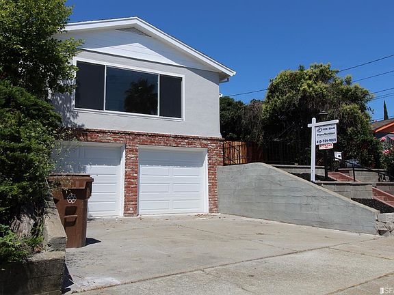 2nd image of 109 Cataline Ave