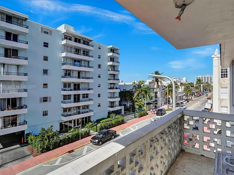 713 Collins Ave #42 — Photo 39
