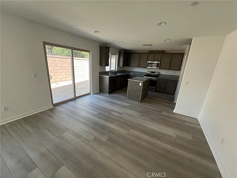 24024 Roybal Way — Photo 4