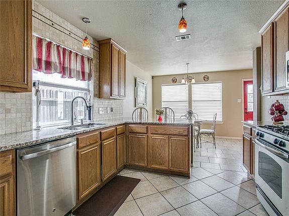 2nd image of 7505 Fossil Hill Dr