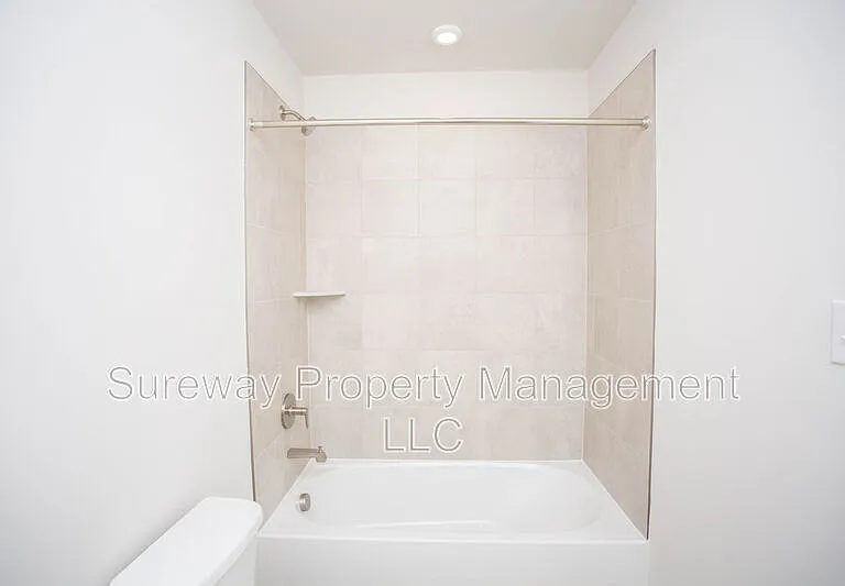 8 Foxwood Dr — Photo 32