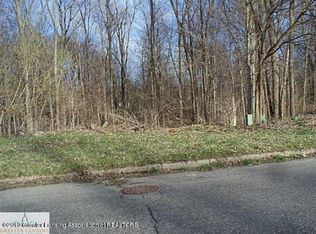 118 Williamsburg Rd, Lansing, MI 48917