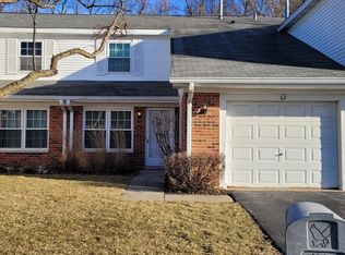 62 Willow Cir, Cary, IL 60013