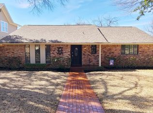 9719 Elmcrest Dr, Dallas, TX 75238