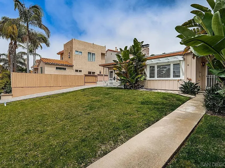 7345 Fay Ave — Photo 3