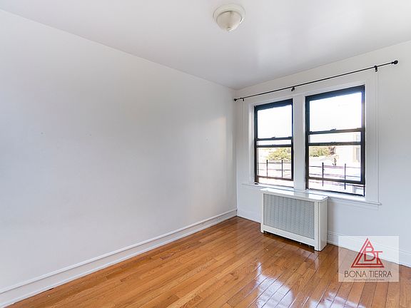 3rd image of 3962 65th St #4B