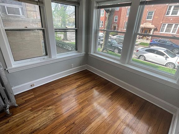 3rd image of 2555 W Winnemac Ave #1