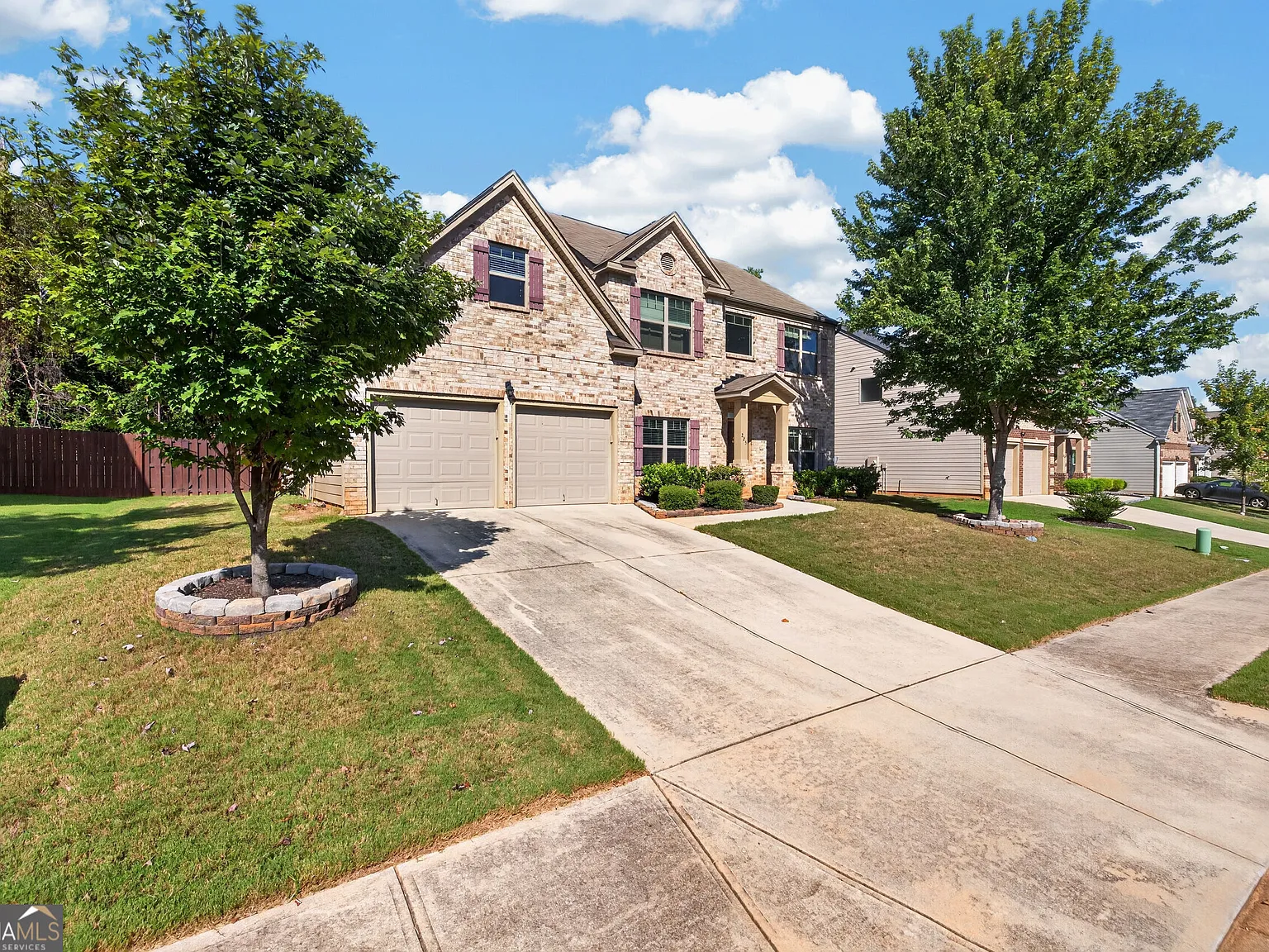 5 bed, 3.0 bath, 2840 sqft, $3,100 — Photo 2