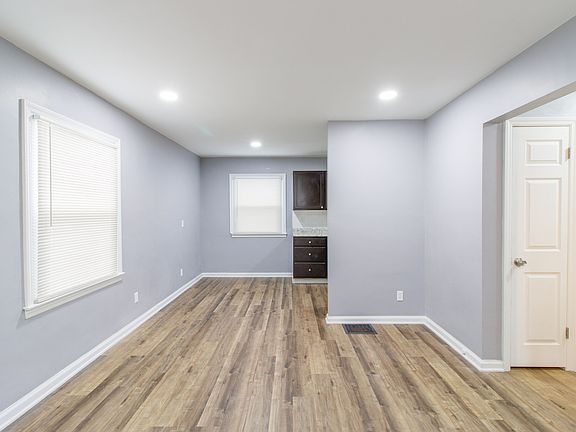 3rd image of 1922 N Linwood Ave