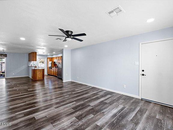 4th image of 112 E CAIRO Drive