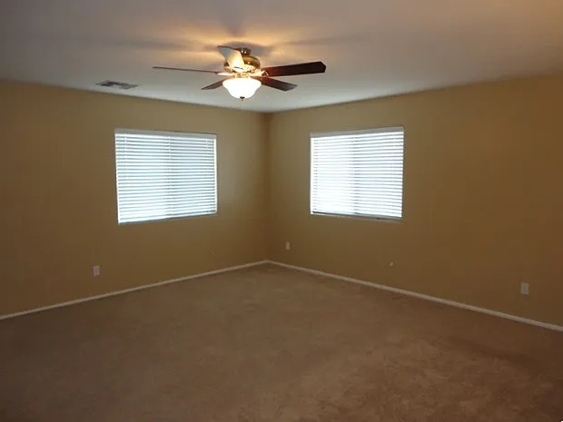 386 E Daniella Dr — Photo 6