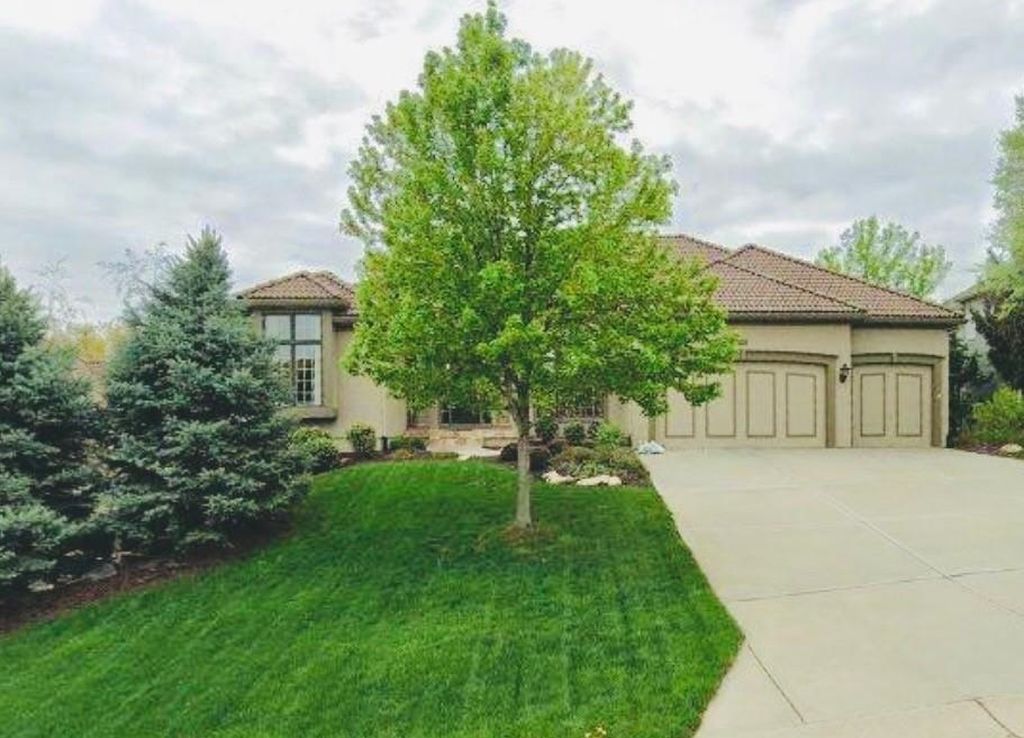 20405 W 88th St, Lenexa, KS