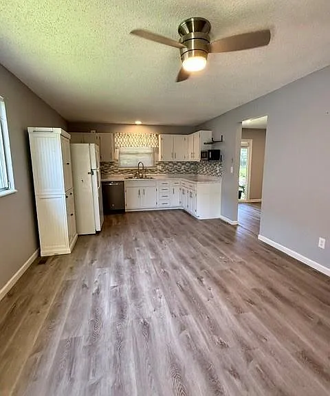 2700 Hereford St — Photo 13