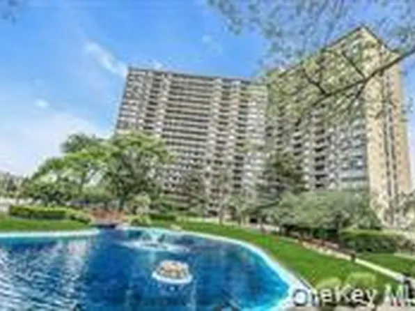 2 Bay Club Dr APT 1Z4, Flushing, NY 11360