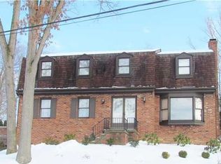 101 Woodside Dr, Mcmurray, PA