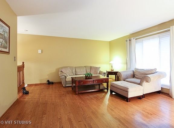 5th image of 212 W Kennedy Dr