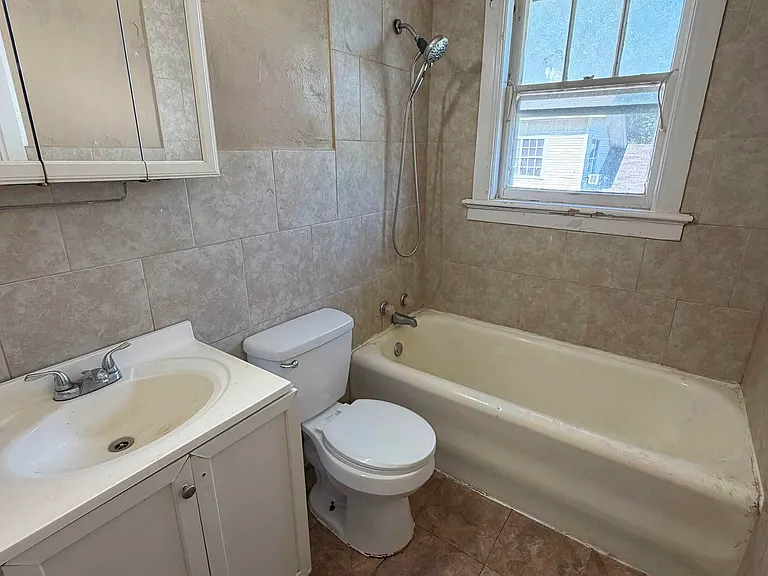 1109 Harrison St — Photo 9