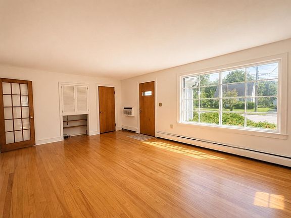 5th image of 374 Flynn Avenue
