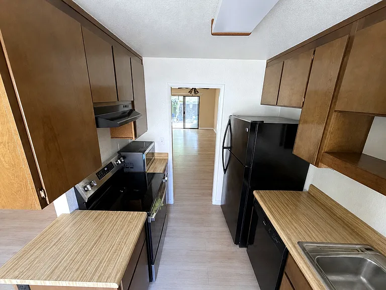 1662 Parkside Dr #1662 — Photo 8