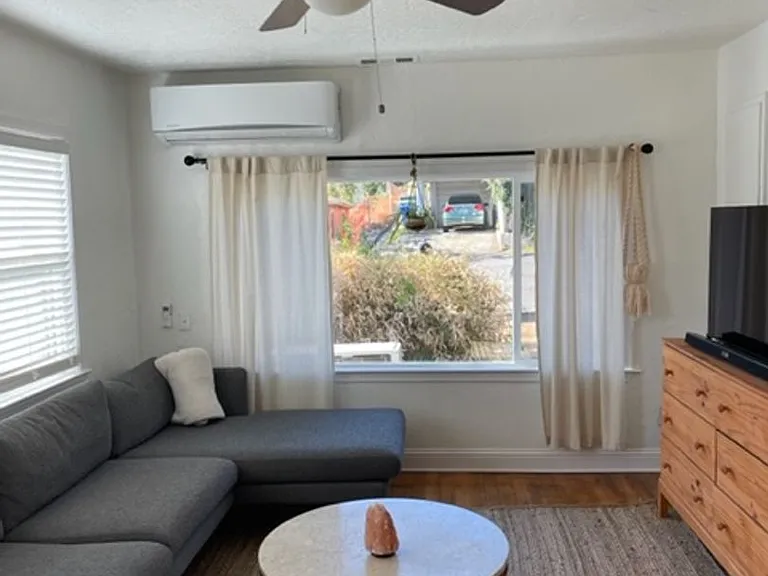 1335 Willis St — Photo 7