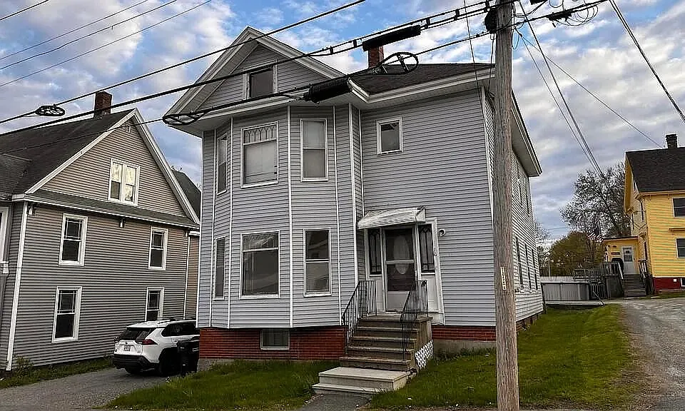 16 Walter St #1