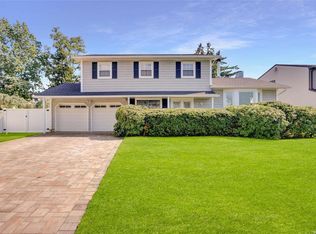 82 White Oak St, Deer Park, NY 11729