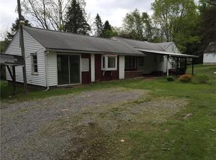 1208 Hickernell Rd, Ellwood City, PA 16117
