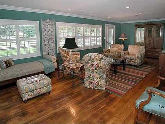 Formal Living Room 