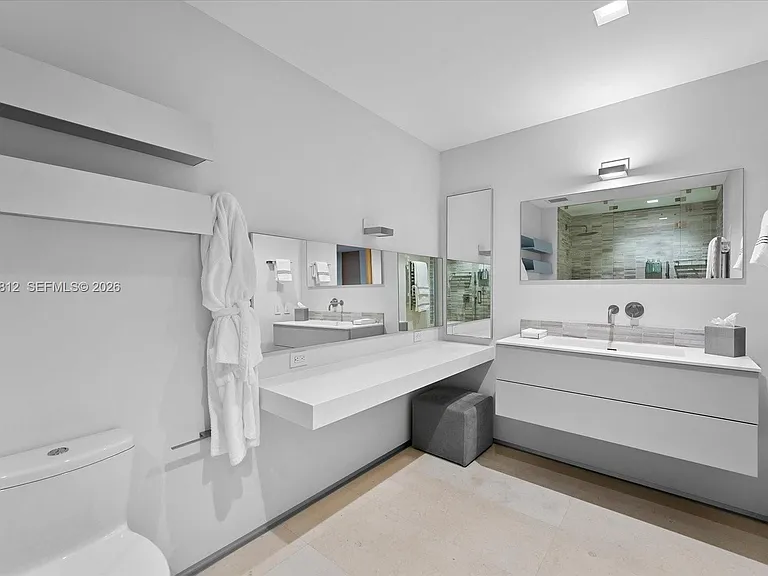 4921 Fisher Island Dr #4921 — Photo 44