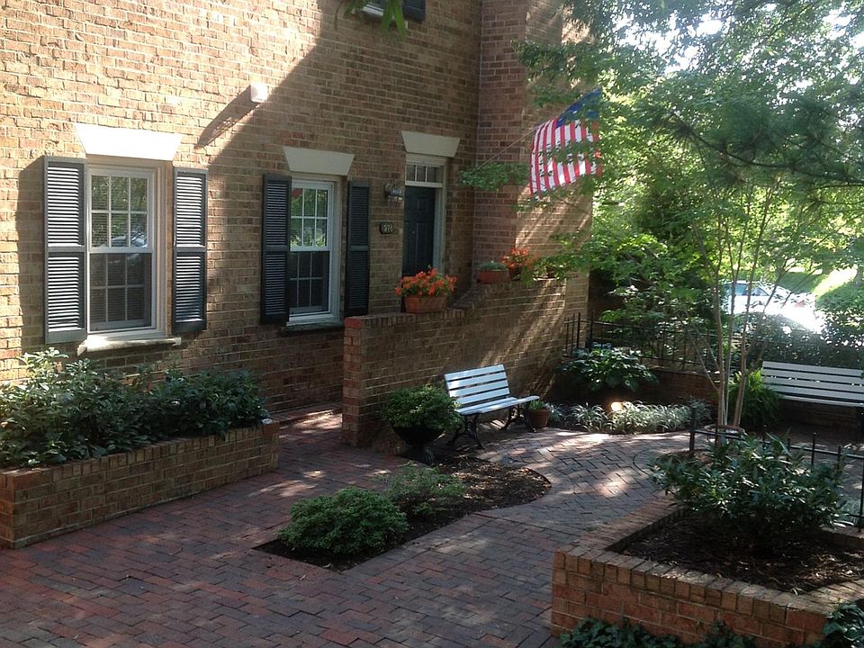 Front elevation and private common area