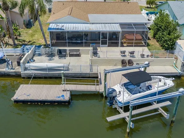 15536 Century Dr, Hudson, FL 34667