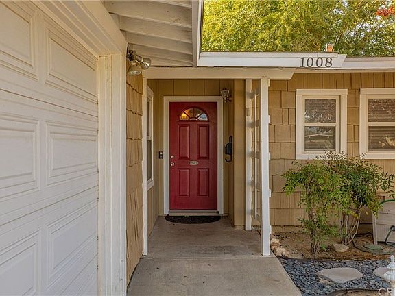 3rd image of 1008 W Avenue H4