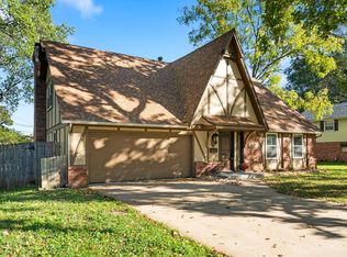 2329 E Bancroft St, Springfield, MO 65804